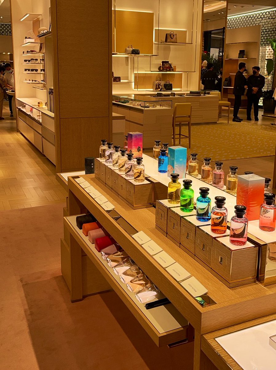 Stan201014's tweet photo. 🛍️🛍️🛍️ https://t.co/7KVqXQSDvC