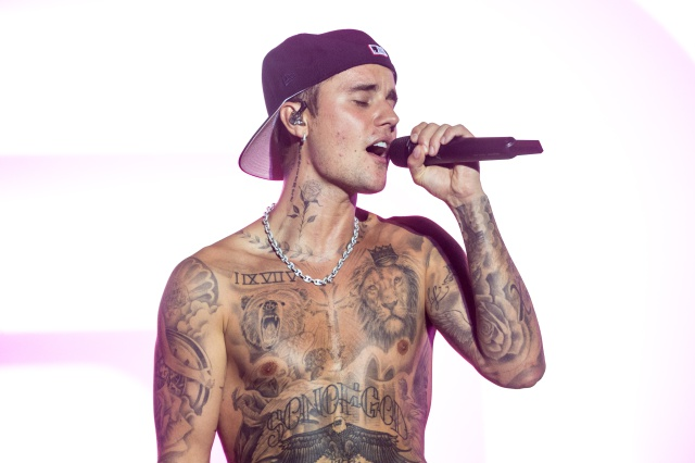 Encuestando's tweet photo. Solo podrás escuchar la música de uno de ellos por el resto de tu vida

📊 ¿A quién eliges?

🔃 JUSTIN BIEBER
♥️ AITANA https://t.co/4nORHmiubS
