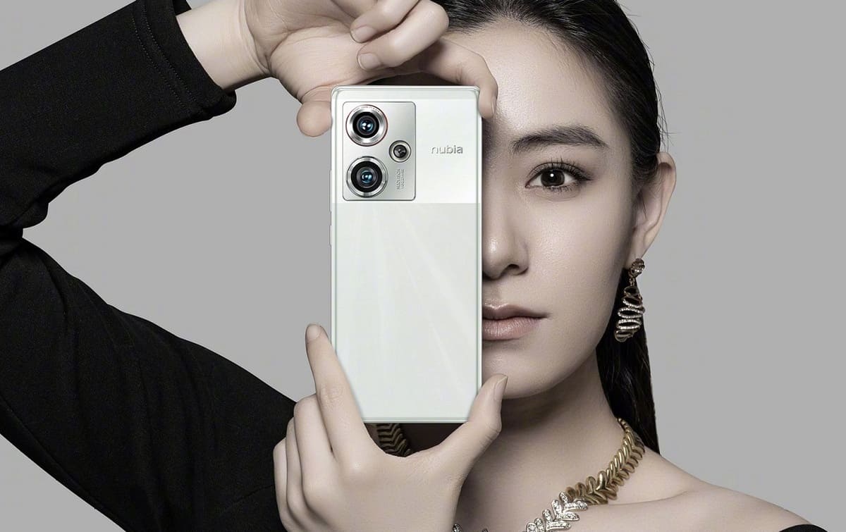 CeotechI's tweet photo. MyOS 13 debutterà col Nubia Z50 il 19 dicembre in Cina
#Android13 #Interfaccia #MyOS13 #Notizia #Notizie #Nubia #NubiaZ50 #SistemaOperativo #Tech #TechNews #Technology #Tecnologia #ZTE

https://t.co/eVghj4hnUv https://t.co/26ROdoKAzu