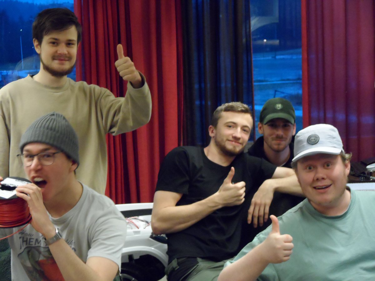 Jag och Janlert chillar i labben VGNDC (Vad Gör Ni Då Coolingar) (gammal bild)