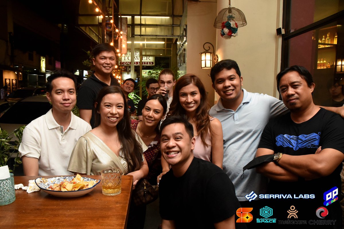 Sharing with you guys the official photos from Serriva's Community Christmas party last Wednesday at A'Toda Madre in Poblacion. For more pics, grab them through this link:

facebook.com/serrivalabs/po…