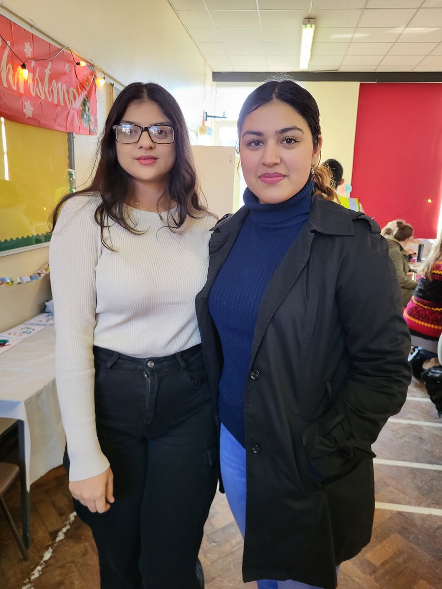 lgs_news's tweet photo. As we come to the end of term, we wanted to say thank you to #LGSCaring Year 12 and 13 families who donated to the 'Give a Gift' initiative organised by @madhubedi last weekend, as well the students who helped to distribute gifts and interact with the children who attended. https://t.co/Kv2bGOEyGU