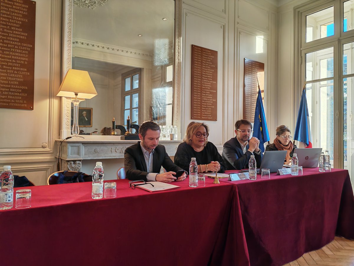 Le président <a href="/AntoineDiesbecq/">Diesbecq Antoine</a> le président élu <a href="/jcnegrevergne/">Jcnegrevergne</a> invités à la conférence régionale du grand Sud ouest pour parler de l'avenir des Carpa, accueil de la bâtonnière <a href="/BarreauBx/">Ordre des Avocats de Bordeaux</a> Christine Maze, le vice bâtonnier Pierre Fonrouge et le président de la CBGSO <a href="/ArnaudTribillac/">Arnaud Tribillac</a>