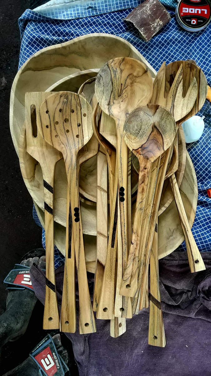 #HELLO
Pour ce premier festival alimentaire 
Nous espérons toucher plus de monde..
Nous valorisons le contenu local.
La réussite ne se trouve pas ailleurs 
C'est possible en Guinée..
#BuffetafroNoel2022 
#expo #Civ225 #Guinee #TwitterIsOverParty