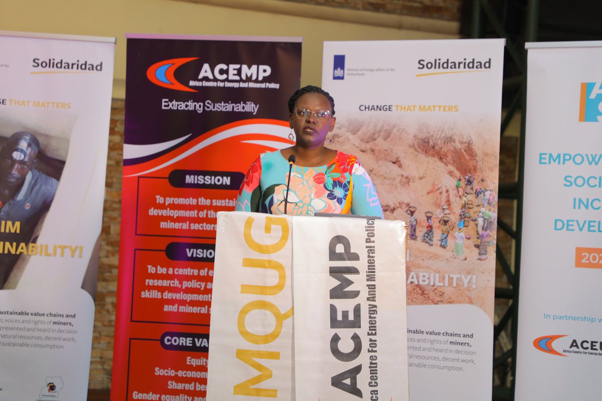 davemagnificent's tweet photo. #HappeningNow @LynnGitu Project Manager, @planetGOLD_org explains to the conference audience that the goal of Planet Gold in the mining sector is to make small-scale mining, cleaner and safe. She says the reason why the sector is not safe is because of cognitive inertia. #ASMQ22 https://t.co/Xc1DdHDJKx