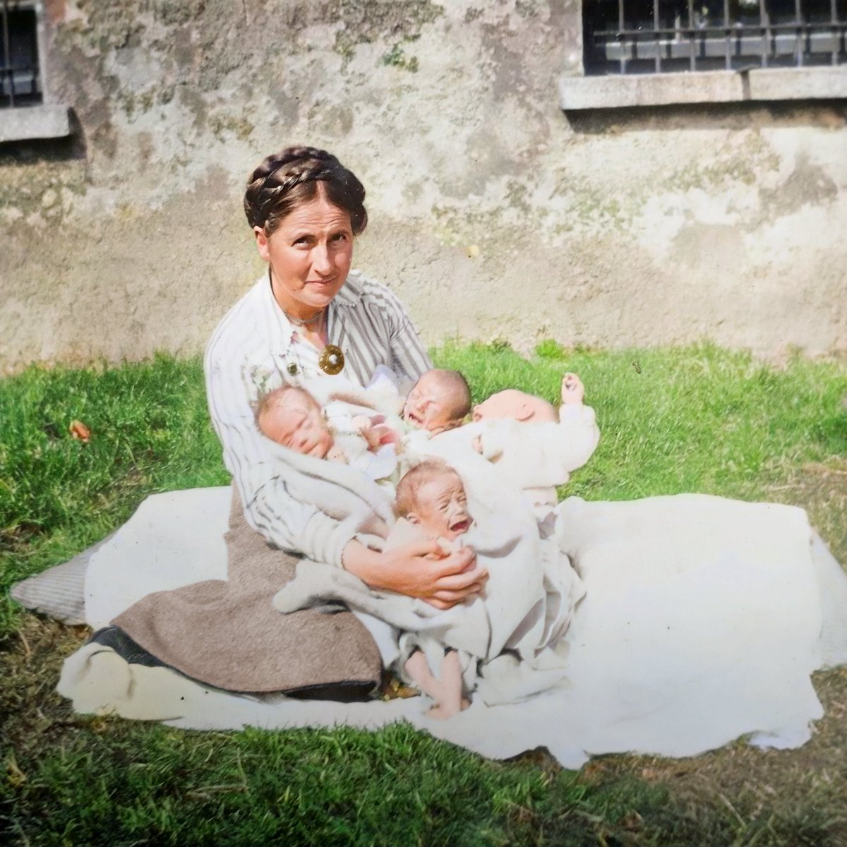 Name the new National Children's Hospital after #Mayo's Dr #KathleenLynn? Make it so!

(Photo courtesy of @RCPIArchive)