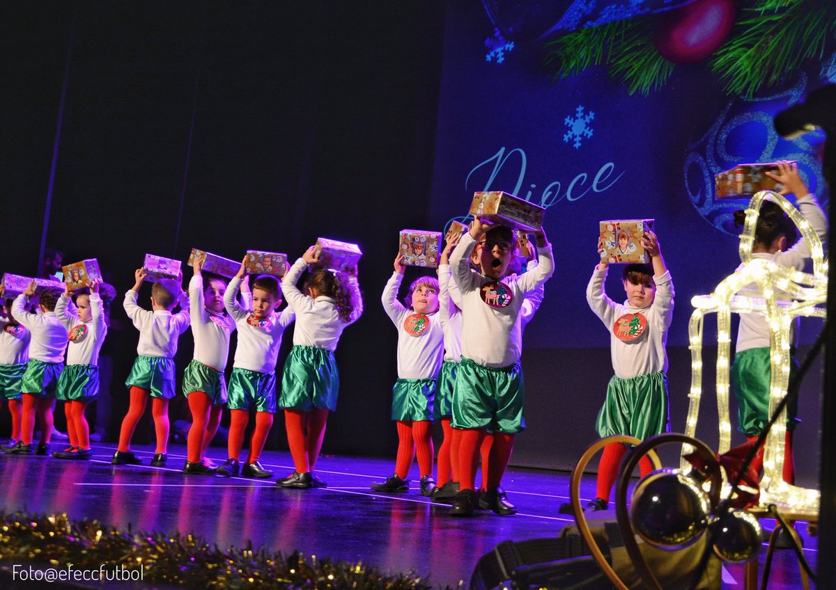 Os dejamos una imágenes de la Gala de Navidad del Colegio Diocesano.

📸 <a href="/AntonioMartinH4/">Antonio Martin H</a>