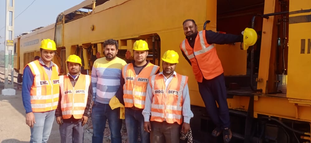 Hqnrmu09's tweet photo. GM inspection at UNIMET 8293.
@RailwayNorthern 
@NRMU_NR 
@ShivaGopalMish1 https://t.co/TKZJKsqhKE