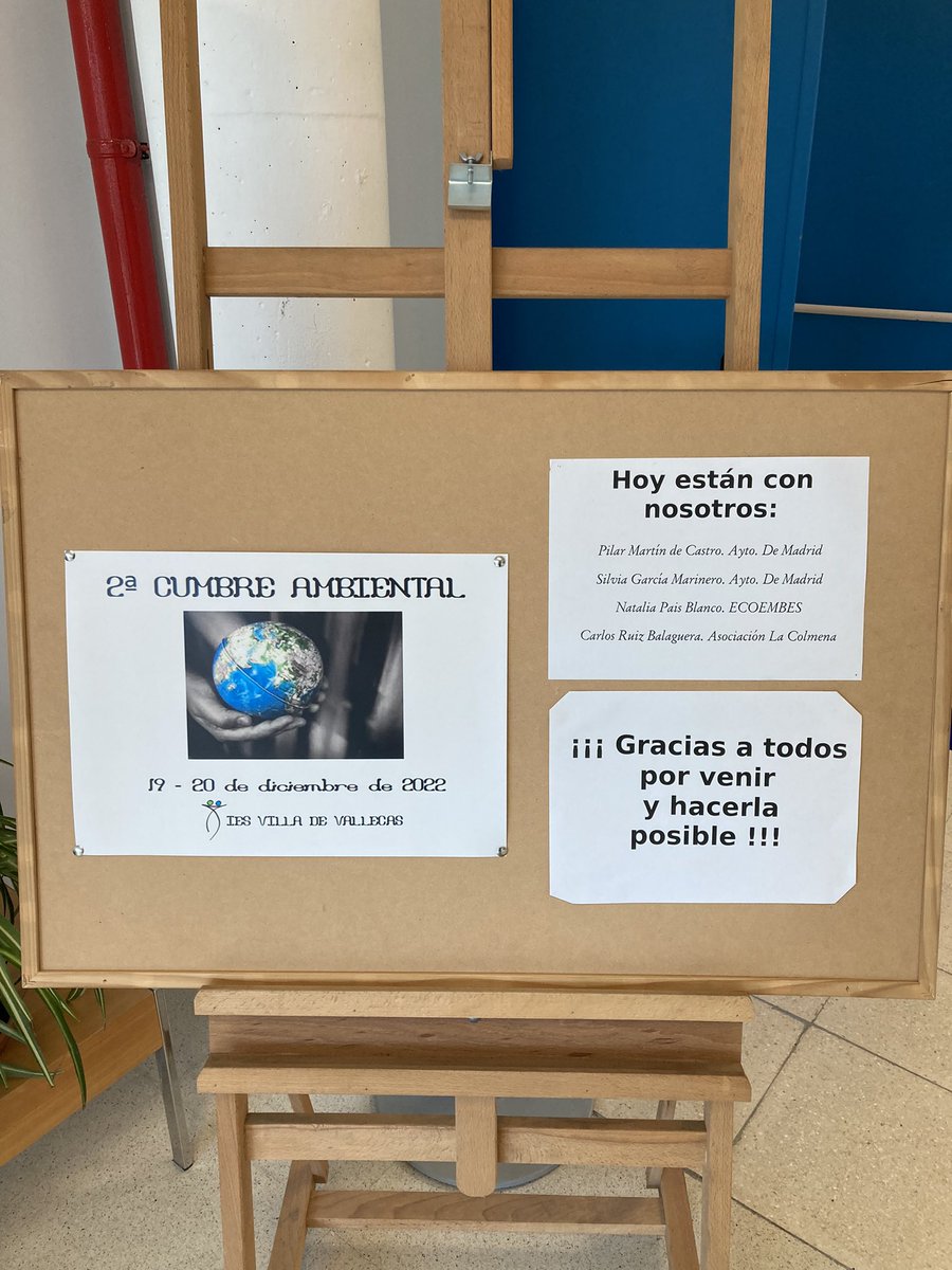 _nataliapais's tweet photo. Hoy he tenido el placer de participar en la II Cumbre ambiental del IES Villa de Vallecas, donde he podido contar como desde @ecoembes damos una segunda vida a los envases y fomentamos la #economiacircular https://t.co/TcsvJWg0jc