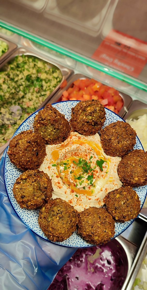 thecheekypea's tweet photo. Happ-ea Falafriday 🎊
Yes, it's happening again 🥳
15% off any Falafel main dish.
What will it be pitta pocket/ wrap / salad ?
#healthyfoodideas #lunchtime😋
#falafel #friday #lunch #Kingstonuponthames #pittapocket #hummusaddict https://t.co/L7OeJaz9qw