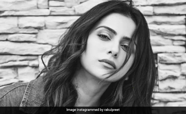 ndtv's tweet photo. 🔴#BREAKING |Actor Rakul Preet Singh summoned by Enforcement Directorate over drugs-related money laundering case https://t.co/QdvLYlzFAt https://t.co/AqJQqpWFAm