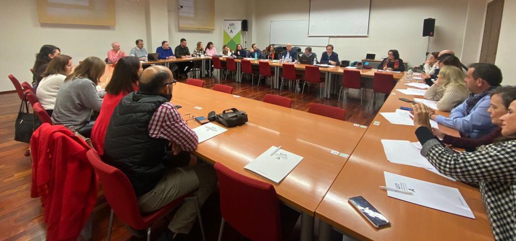 Encuentro de Profesorado de Tecnología Educativa de las Universidad Públicas Andaluzas en <a href="/UNIAuniversidad/">Universidad Intern. de Andalucía</a> en su sede de #Baeza #encuentroprofesorado.

Construyendo el futuro de la Tecnología Educativa en #Andalucía.

#innovacion 
#educaciónsuperior