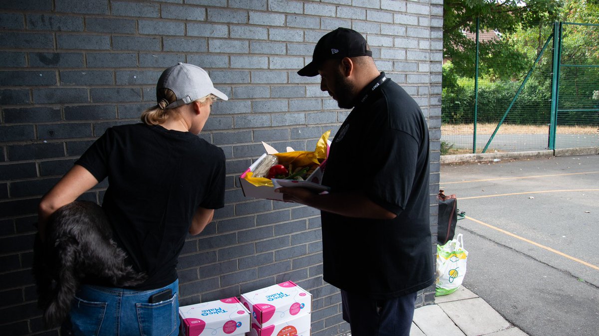protouchsa's tweet photo. BREAKING: We are very excited to announce we’ve officially partnered with @mayorsfund to offer 100’s of #takeandmake boxes 📦 to #families during #protouchsa Winter Holiday programmes.
Our doors will be open Monday 19th to Thursday 22nd across multiple London Boroughs #letsgo❤️ https://t.co/Xpli3z0Fjw