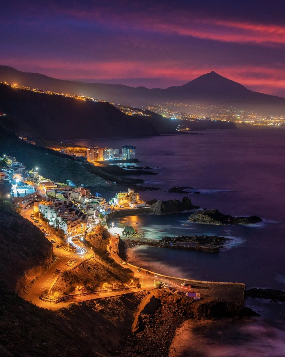 ven_a_canarias's tweet photo. Tenerife, una hora despues de la caida del sol ¡bellisimo! ❤️

📸 @zeworld https://t.co/JB7sn0Tsv7