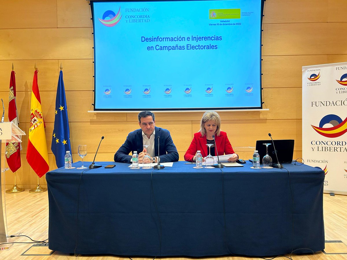 FundacionCyL's tweet photo. Damos inicio al Seminario de Desinformación e Injerencias en Campañas Electorales.

Nos acompañan en esta inauguración Elvira Velasco y Raúl de la Hoz. https://t.co/GkIjVvmiuv