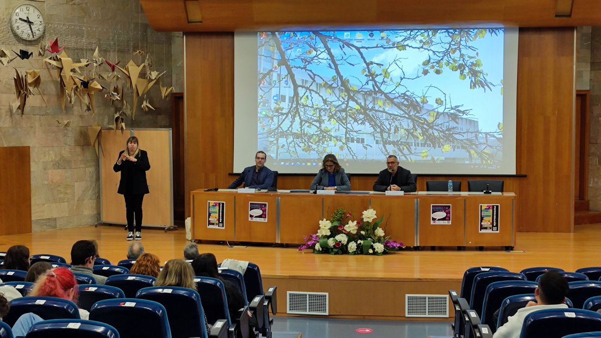 adi_udc's tweet photo. A vicerreitora, María Jesús Movilla, o vicedecano da Facultade de Ciencias da Educación, Roberto Suárez, e o director do CUFIE, José Antonio García inauguran as VI Xornadas sobre Diversidade na @UDC_gal 
#DiversiOnUDC
#universidadydiscapacidad https://t.co/KoZ5dmq4cy
