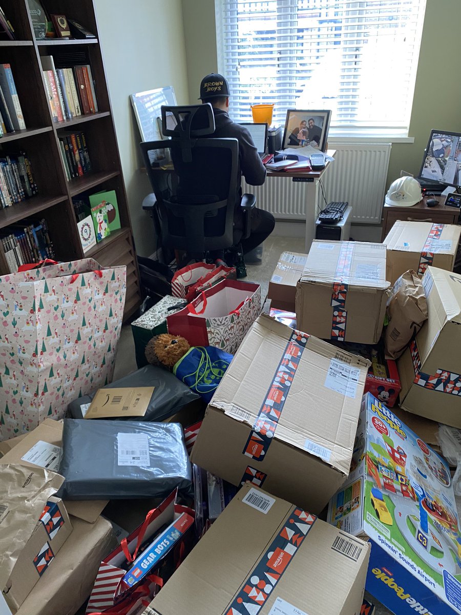 HappytoHelp's tweet photo. Very different feel in the office this week. Final check before bagging 😃

If you have ordered to our office please check the status of delivery 🙏🏽

#christmas #toys #greatormondstreethospital #forthekids #cancer #cardiac https://t.co/vjzi6IW6d7