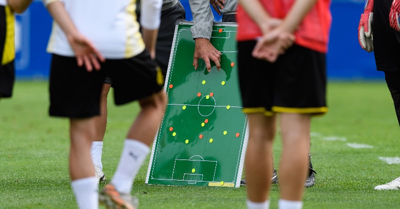TechniqJournal's tweet photo. [Open access] “From a playing style perspective, you have trigger words which you use with players. The trigger words build a connection with the players.  The terminology allows them to understand concepts very quickly.” Former Arsenal U18 head coach, Dan Micciche