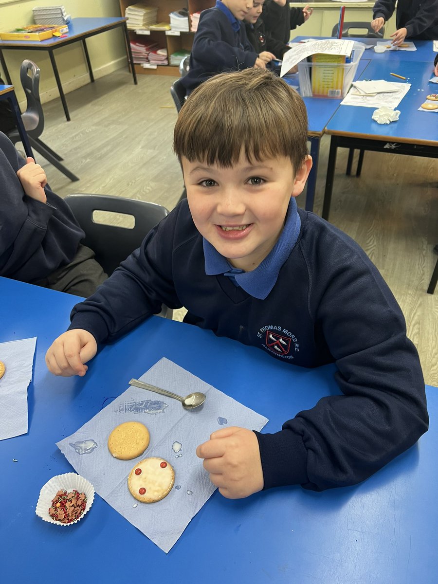 Miss_JonesSTM's tweet photo. Chrismtas biscuit decorating however don’t worry we aren’t eating them until after dinner 😀🎉🎄🎅🏼 https://t.co/whZ5hc2nvW