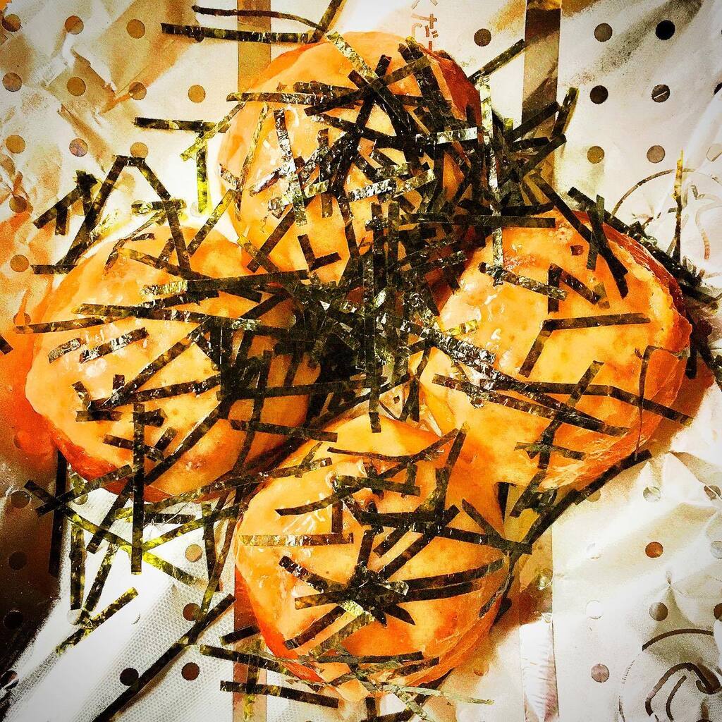 kikutaroid's tweet photo. 魚河岸揚げチーズグリル
#魚河岸揚げ #紀文 #uogashiage #deepfriedfishminced #kibun
#溶けるチーズ #meltycheese
#刻み海苔 #kizaminori #shreddednorilaver
#お弁当 #bento
#ovengrilled https://t.co/2vcMOqY5HA https://t.co/iKjSv1r7QU