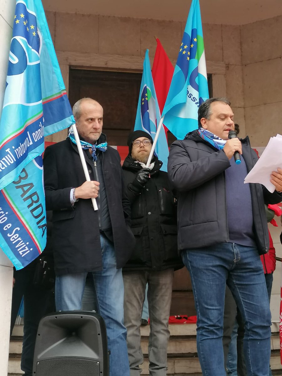 Anche a Mantova oggi siamo in piazza per protestare contro una manovra iniqua, contro un governo sordo che non vuole ascoltare le proposte di Cgil e Uil.