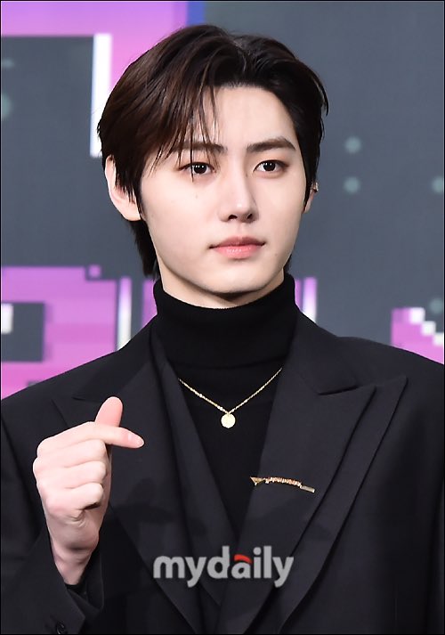 AsiaEnhypen's tweet image. [ENHYPEN ON KBS GAYO DAECHUKJE]

SUNGHOON’s Red Carpet Media Photos

WALK THE RED CARPET WITH ENHYPEN
#SUNGHOON #ENHYPEN_GayoDaechukje2022 #ENHYPEN @ENHYPEN_members @ENHYPEN