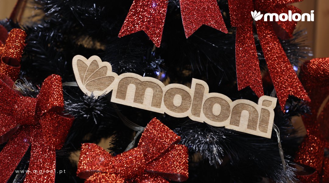 MoloniSoftware's tweet photo. 🎄 O espírito natalício já chegou à Moloni e, por isso, já deixamos alguns presentes na nossa árvore! Será algum deles para si? Fique atento aos próximos dias!
#moloni #molonisoftware #moloniportugal #natal #natal2022 #christmas #christmas2022 #xmas #xmastree https://t.co/Fe4SZwkruZ