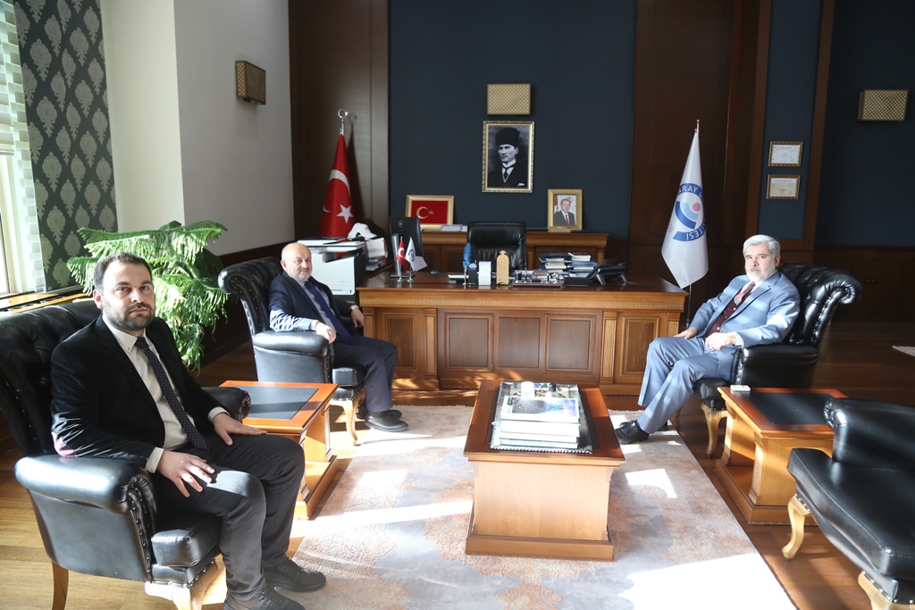 aksarayedutr's tweet photo. İl Müftüsü Işıldar Rektör Şahin’i Ziyaret Etti

Bir süre önce İl Müftüsü olarak Aksaray’a atanan Veysel Işıldar, Aksaray Üniversitesi (#ASÜ), Rektörü @ProfYusufSahin'e nezaket ziyaretinde bulundu.

🔗https://t.co/Uw6JeITXyB https://t.co/o1XYDfFBHU