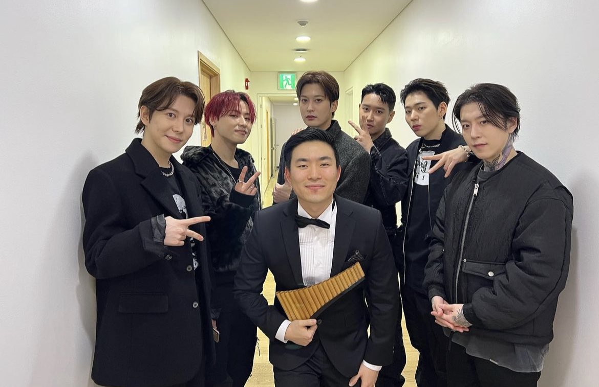 BlockBGlobal's tweet photo. 221216 Block B
Musician Jung Jongsoo’s Instagram updates and Story with Block B after their performance at the Marines 28th Year End concert
🔗 https://t.co/7AJRd1QVme
🔗 https://t.co/2IRaNj9Zxh
#BLOCKB #블락비 @blockb_official #BlockBReturns https://t.co/9Pc5i4LYdJ