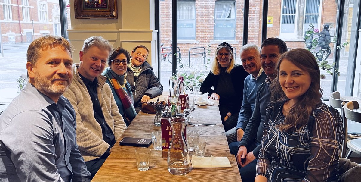 It's the last day of term here at @dmuleicester, so we'd like to wish our colleagues, students and friends a wonderful break. Happy holidays from all of us at DMU History!
#christmaslunch #happyholidays