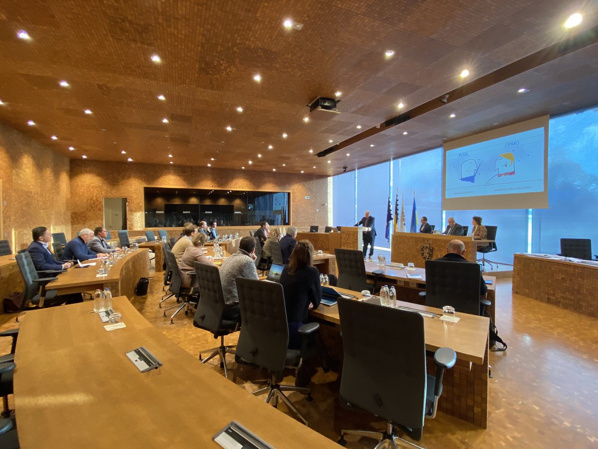 lemediateurwfwb's tweet photo. https://t.co/IkFfeMpKXB, le réseau belge des #mediateurs et #ombudsmans tient son assemblée générale au Parlement de la Communauté germanophone, accueilli par le Président @KH_Lambertz https://t.co/21rZwWI7gc