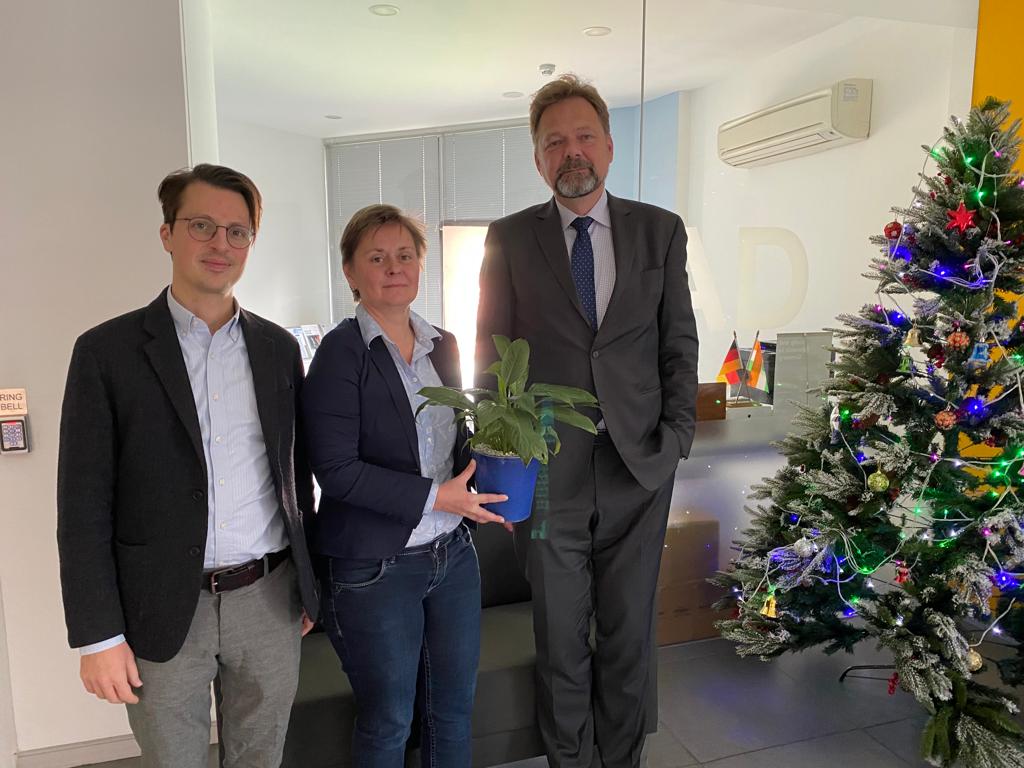 German Embassy India (@germanyinindia) on Twitter photo .<a href="/AmbAckermann/">Dr Philipp Ackermann</a> and <a href="/KasparJoMeyer/">Kaspar Meyer</a> at the @Daad_india office today to meet Director <a href="/KatjaLasch/">Katja Lasch</a>! Stay tuned for some interesting plans and opportunities in 2023!
👩🎓👨🎓 .<a href="/AmbAckermann/">Dr Philipp Ackermann</a> and <a href="/KasparJoMeyer/">Kaspar Meyer</a> at the @Daad_india office today to meet Director <a href="/KatjaLasch/">Katja Lasch</a>! Stay tuned for some interesting plans and opportunities in 2023!
👩🎓👨🎓