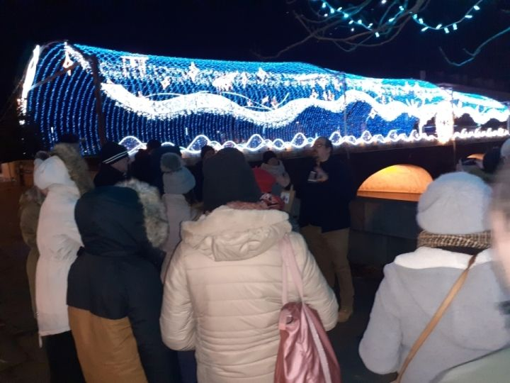 laval_economie's tweet photo. Hier soir avait lieu une belle visite guidée des lumières pour les Nouveaux Salariés du territoires et les représentants d'entreprises dans le cadre du parcours d'intégration proposé dans le #welcomepack ! https://t.co/pdhEQaKoUB