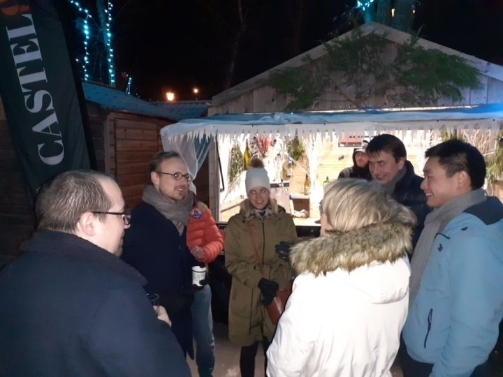 laval_economie's tweet photo. Hier soir avait lieu une belle visite guidée des lumières pour les Nouveaux Salariés du territoires et les représentants d'entreprises dans le cadre du parcours d'intégration proposé dans le #welcomepack ! https://t.co/pdhEQaKoUB