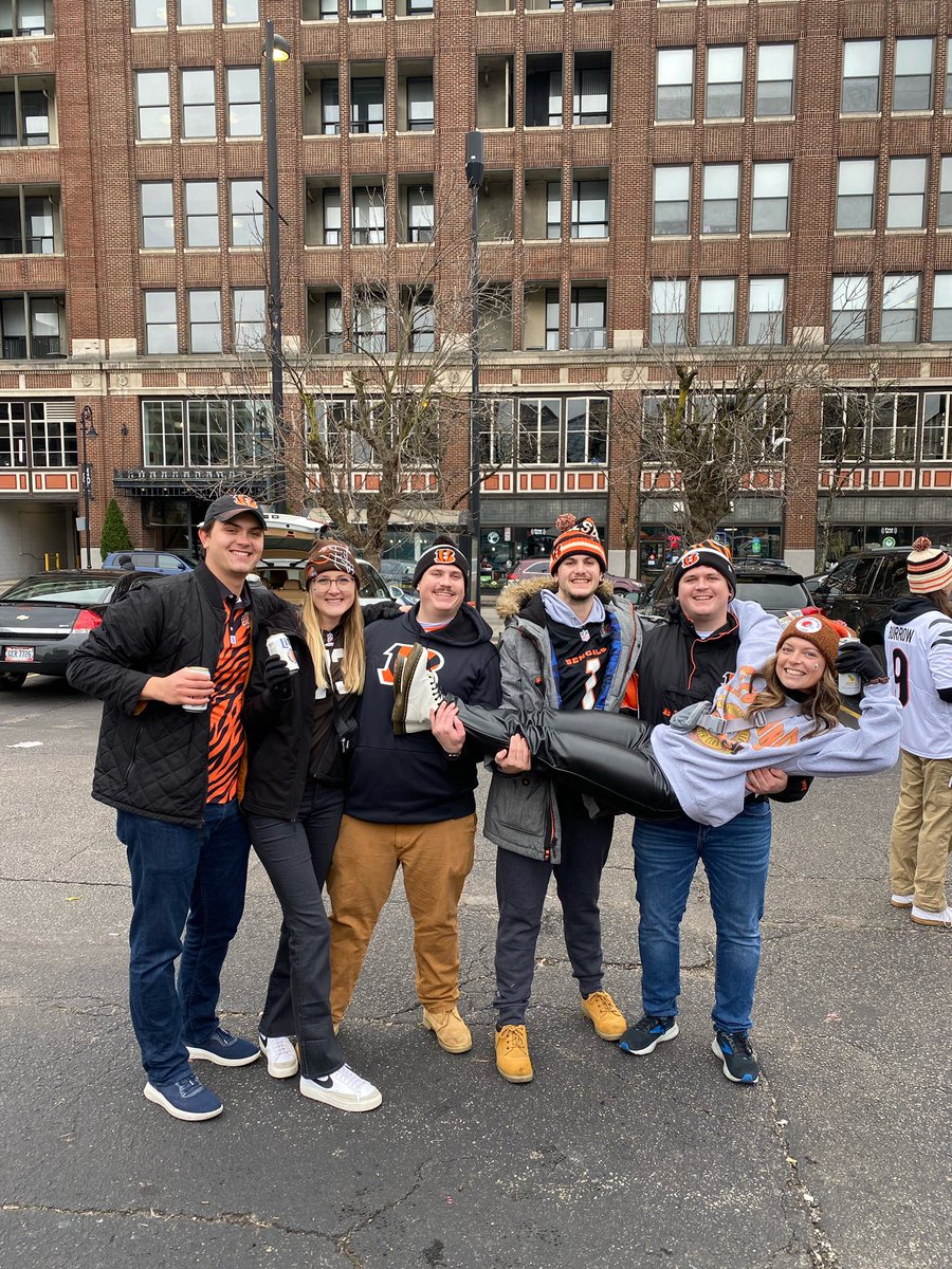 Clubhouse_TCSN's tweet photo. We had a BLAST at our tailgate for the #BattleofOhio between the @Bengals &amp;  @Browns game this past weekend! We look forward to hosting another one hopefully this season! https://t.co/wH4OAzmK10