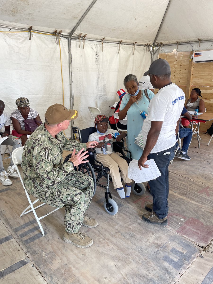 NAVSOUS4THFLT's tweet photo. Great start to the final day at the #ContinuingPromise22 medical site in Jeremie, Haiti ๐ญ๐น
@NavyMedicine @USEmbassyHaiti @MsppOfficiel @pnh_officiel @USAID_Haiti https://t.co/pZuXrr6no0