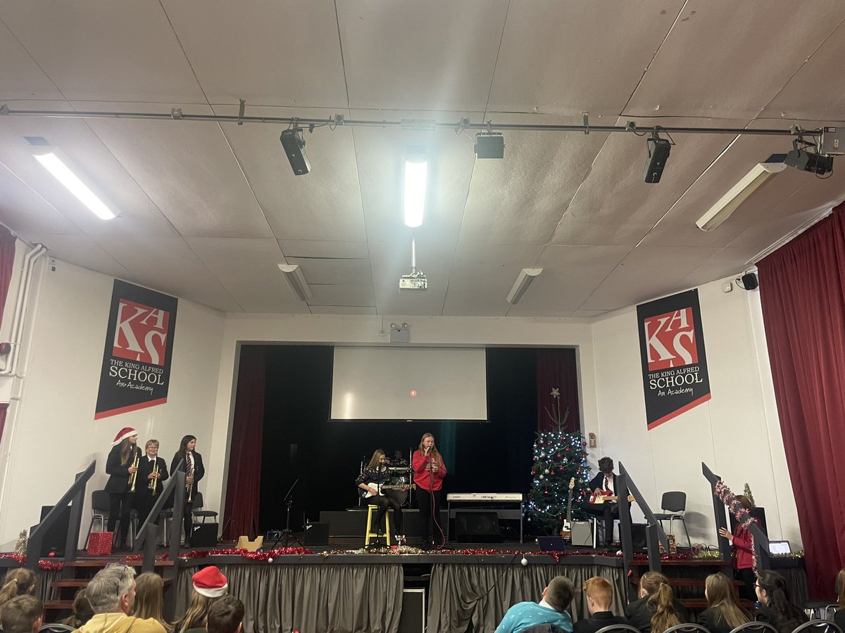 Miss Dodd tweet media