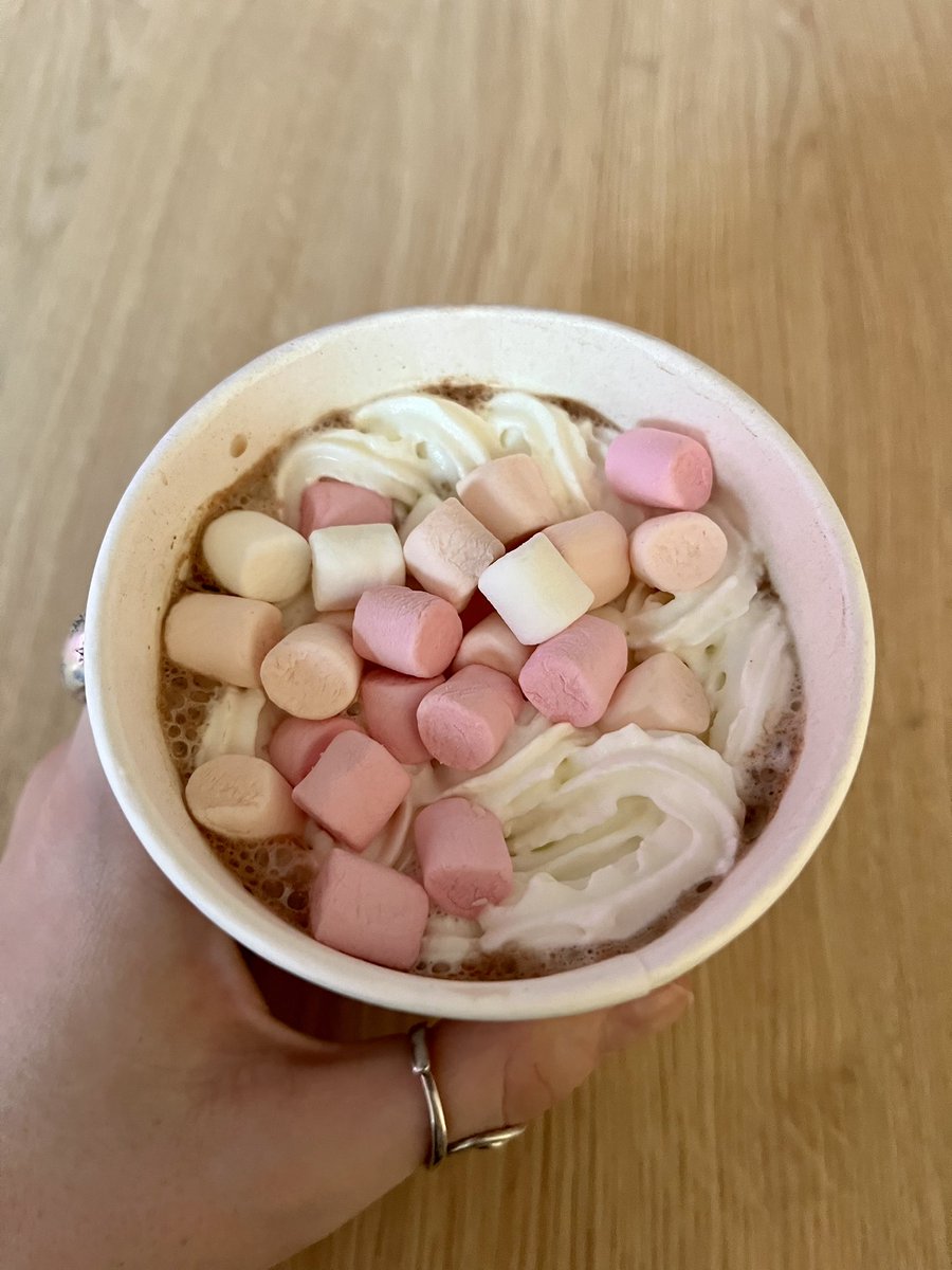 Uma Bartlett tweet media