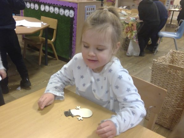 Reception1CMPS's tweet photo. Lots of fun today creating Christmas crafts!!! 
Make sure you put these on your trees and keep them forever!!! 🎄 @Carrmillprimary https://t.co/GgNlYtPWSr