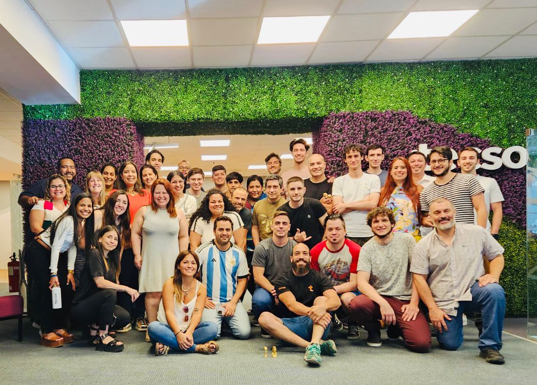tecsocoop's tweet photo. Despedimos este año brindando y recibiendo regalitos en las oficinas de BA y ROS con este equipo tecseano que no para de crecer 🚀
2️⃣0️⃣2️⃣3️⃣ ¡Ya estamos listos para arrancar con todo! ✨
#somostecso #teamtecso #innovacióncooperativa #experienciatecso https://t.co/Zfs2vSUCDT