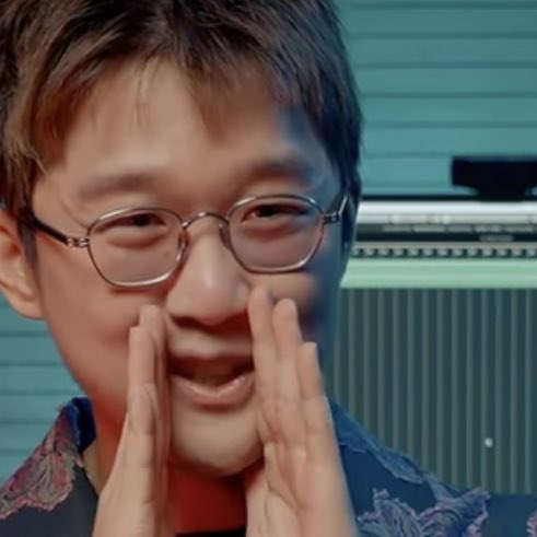 아니 베이스 알려주는 채널 아니었냐 왜케 끼부리냐 진짜 말되냐 진짜 뇌터지기직전