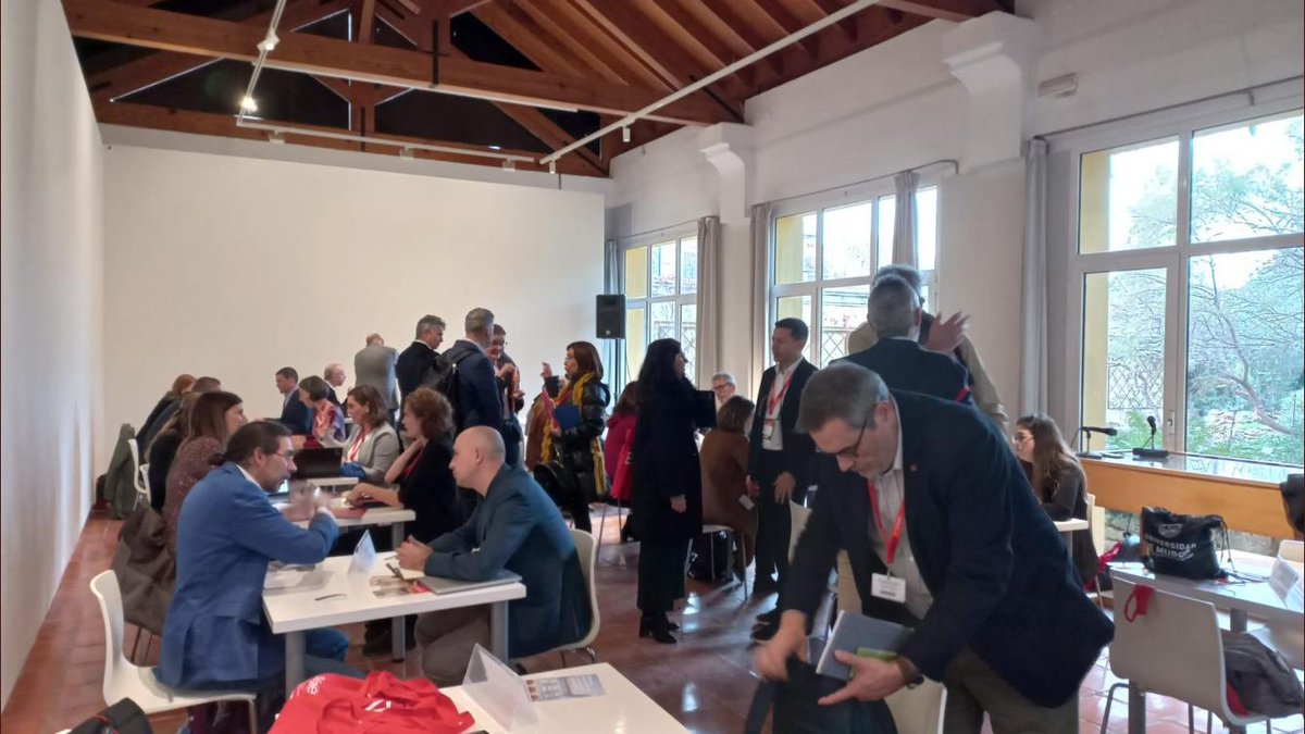 Esta semana, universidades del Reino Unido 🇬🇧 y España 🇪🇸 se reunieron en Valencia para continuar fomentando la colaboración académica entre nuestros dos países. 📚↔️

#StudyUK #EstudiarEnEspaña