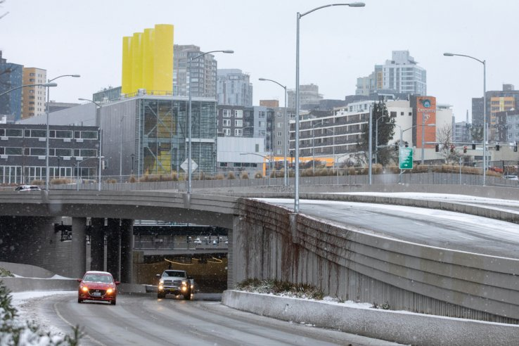 Penalosa_G's tweet photo. Biden investing $1 billion federal funding for freeway removal projects. Opp. for @JohnTory to adapt concept, tear down Gardiner, do Blvd (sideWALKS, bikelanes, trees...), gain $1 Billion, build 8,000 homes, connect magnificent @WaterfrontTO. Not too late. Do what is right. https://t.co/np0zDeUKRj