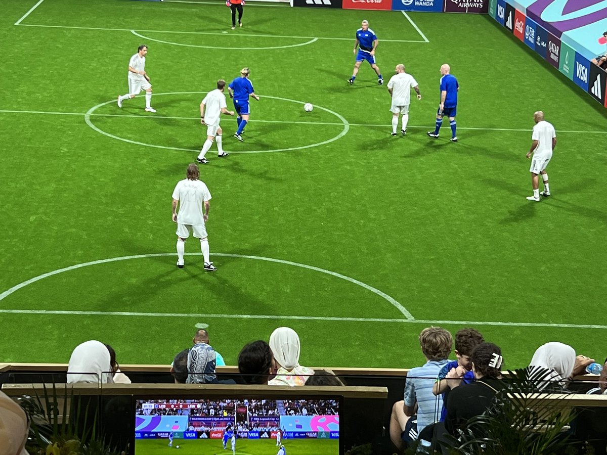 En la final de Legends en Qatar el equipo blanco lleva en su espalda el nombre de  Sinisa en recuerdo del gran Mihalovic, fallecido hoy . DEP