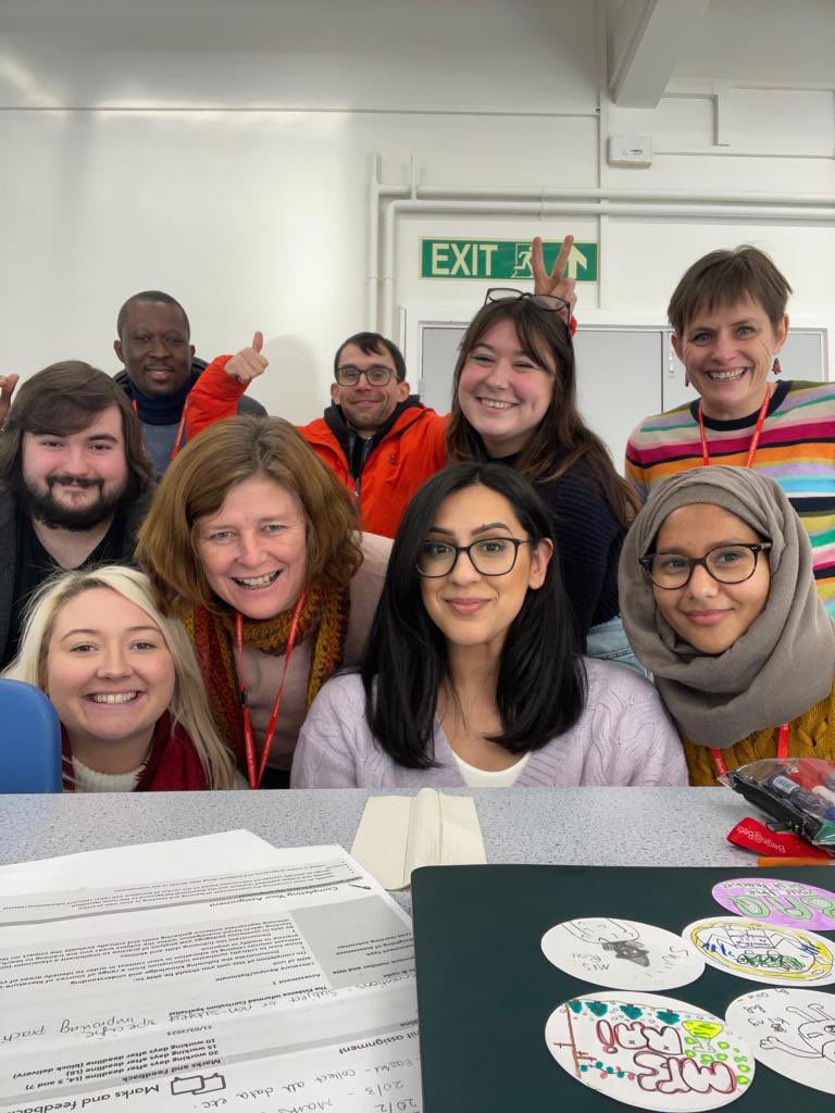 EOliverBiology's tweet photo. We made it to Christmas! Fab last session at uni doing an osmosis practical before Xmas dinner with these mad scientists 🔬 https://t.co/Wy8nJpF27G