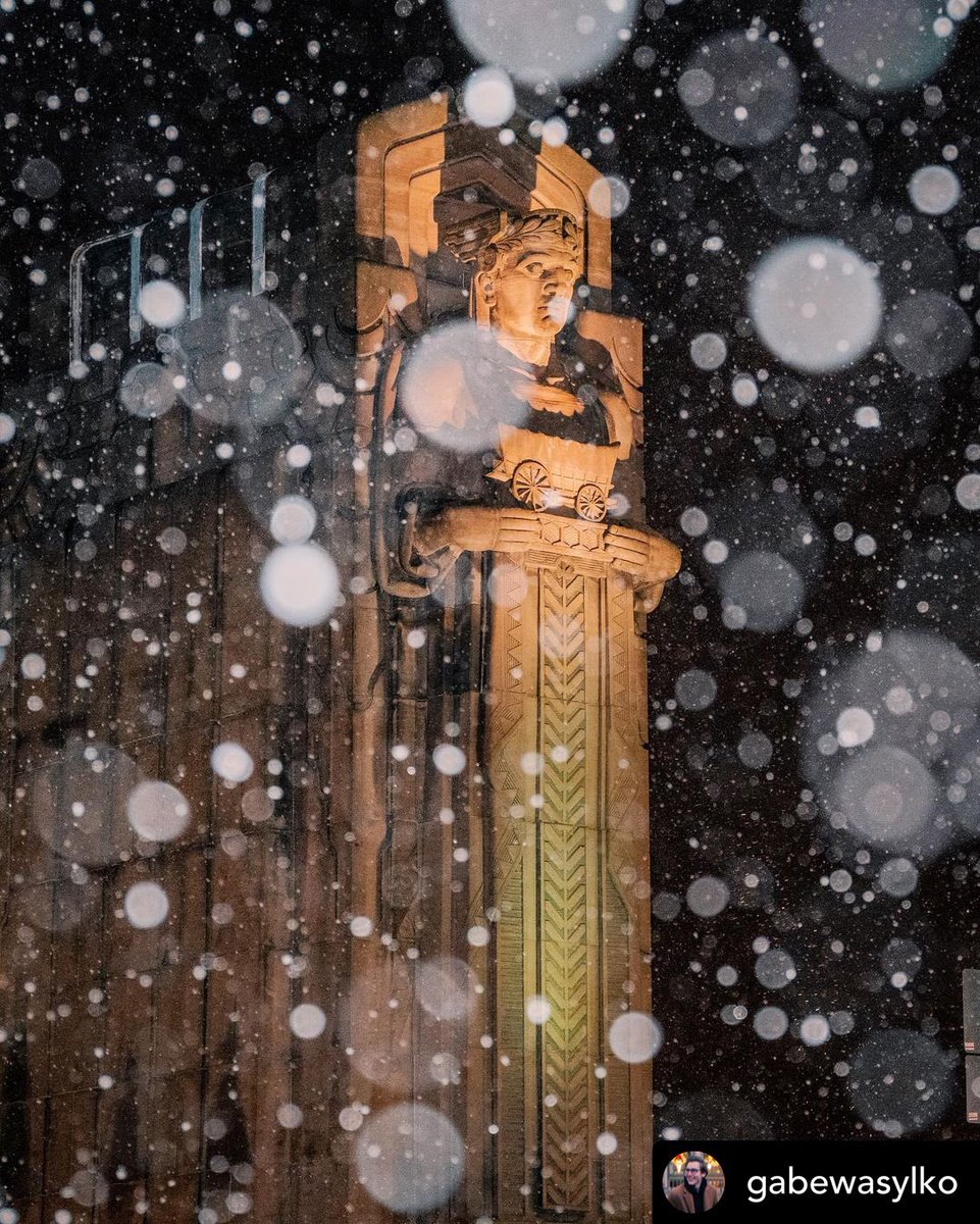 LAST MINUTE GIFT IDEA 🎁 Dedicate a donation to fight human trafficking at clevelandverses.org/donate
.
Photo Credit 📸: Gabe Wasylko Photography