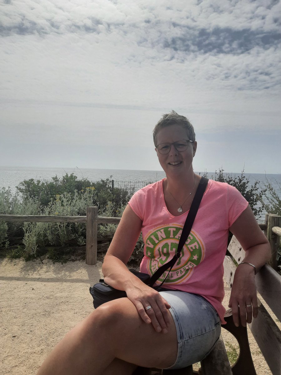 Wie zijn de mensen van Chalet Frankrijk?
Mijn naam is Leonie De Smet-Kuik.
Ik ben 45 jaar en werk als verzorgende IG. Ik houd voornamelijk de social media bij van facebook en instagram. Chalet Frankrijk doe ik samen met mijn man en schoonmoeder. 
#CotedAzurFrance
#chaletverhuur