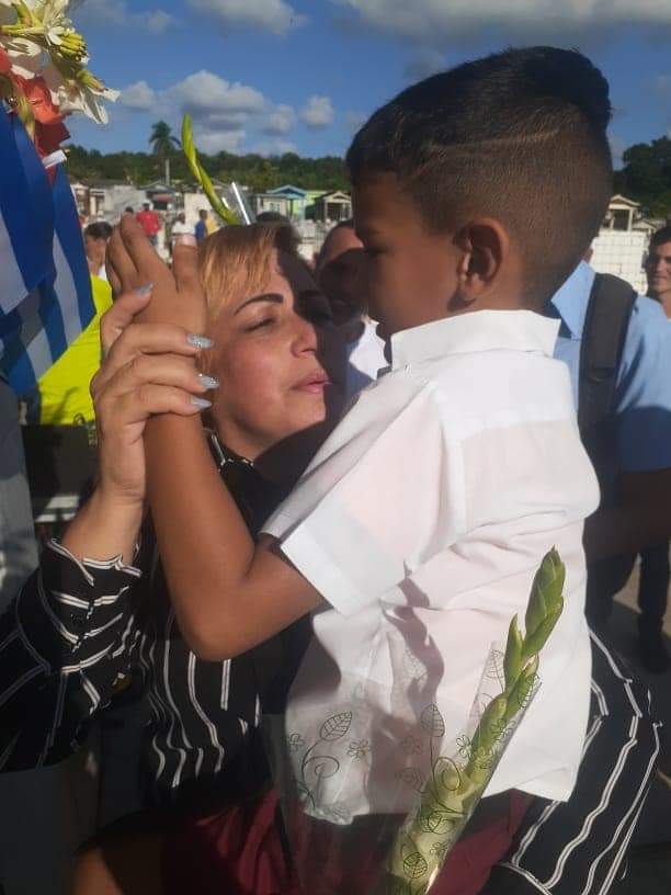 La capacidad de amar, es la única que hace al hombre grande y feliz.
#JuntarYVencer
#CubaEsAmor ❤️🇨🇺
#CubaViveYTrabaja 
#MatancerosEnVictoria