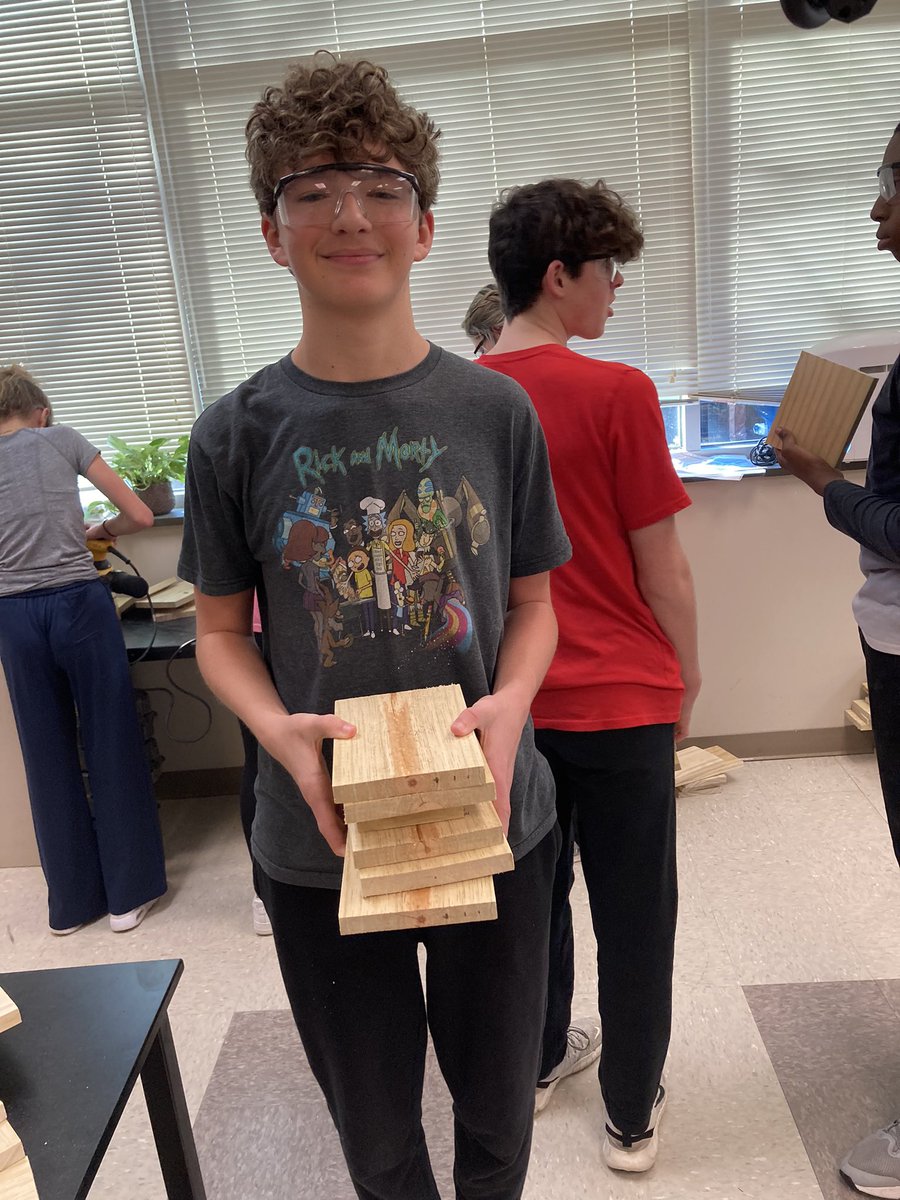 a boring world XI tweet media