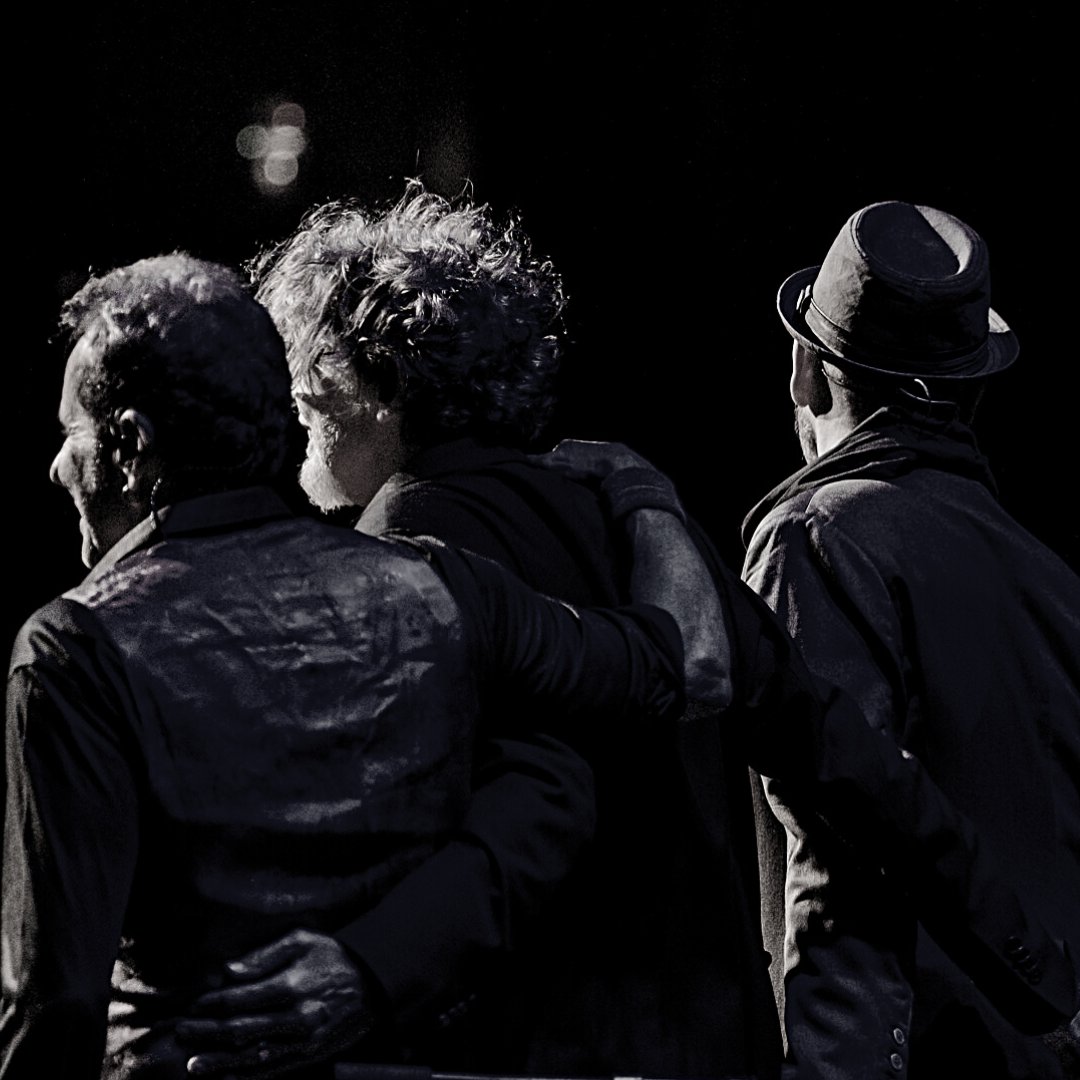 Hoje é o nosso último show do ano! Estamos muito ansiosos para encontrá-los em Bragança!